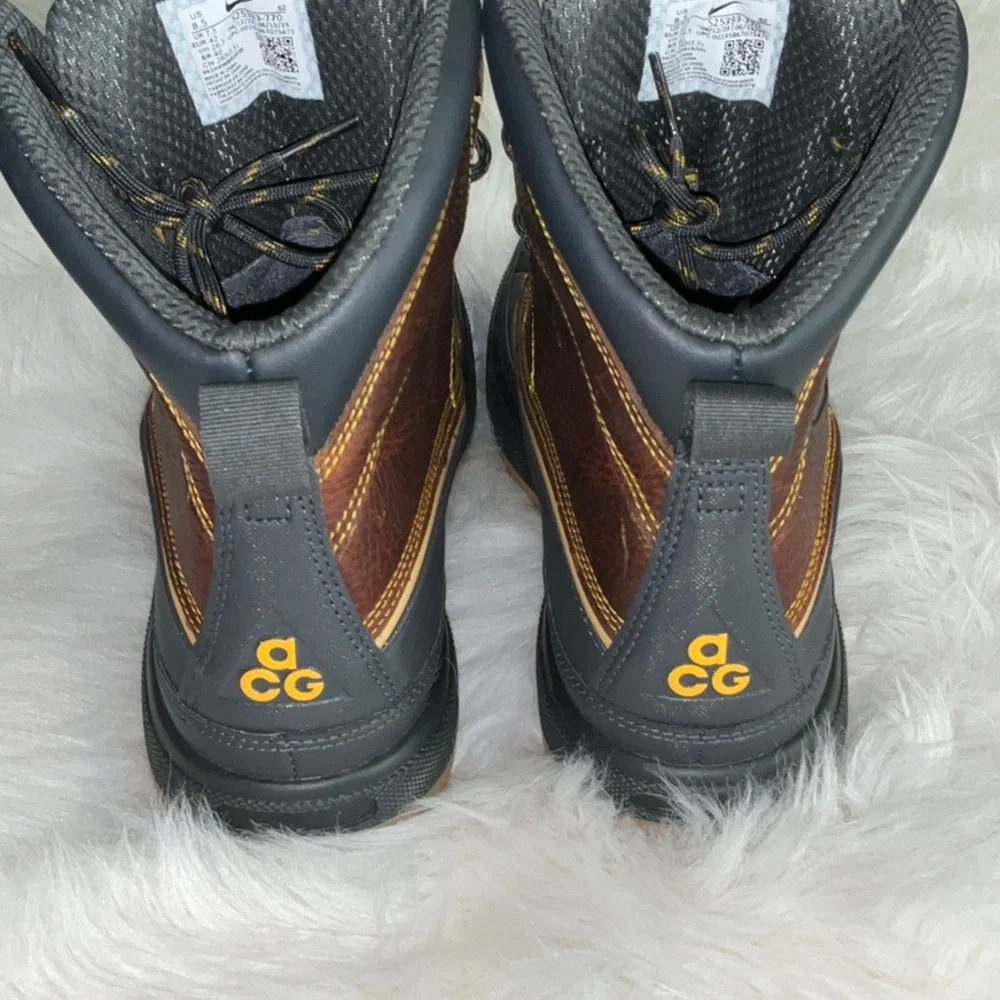 Nike Brown and Black Men’s Rain & Snow Boots
